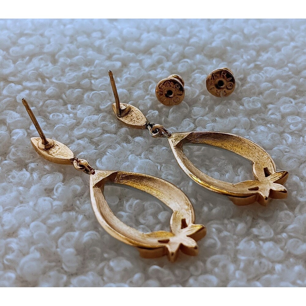 Vintage Crown Trifari White Enamel & Goldtone Dangle Earrings 1.25 in - Picture 14 of 16